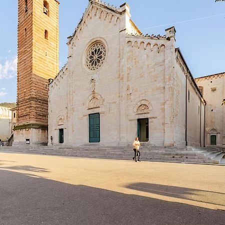 Appartamento A 150M Dal Duomo Пьетразанта Экстерьер фото